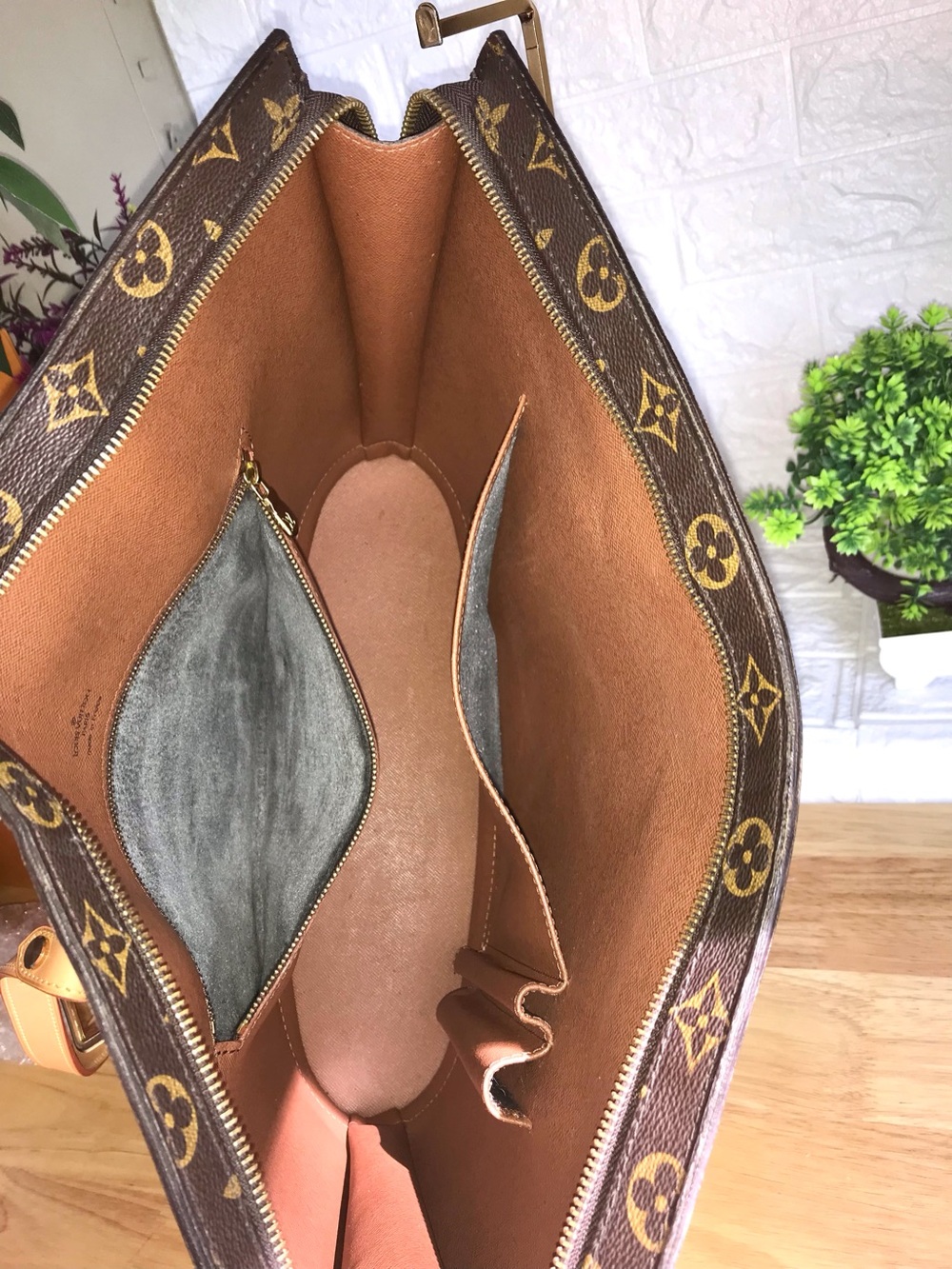 Louis Vuitton Brown Monogram Canvas Tote with Tan Leather Straps - Picture 5 of 14